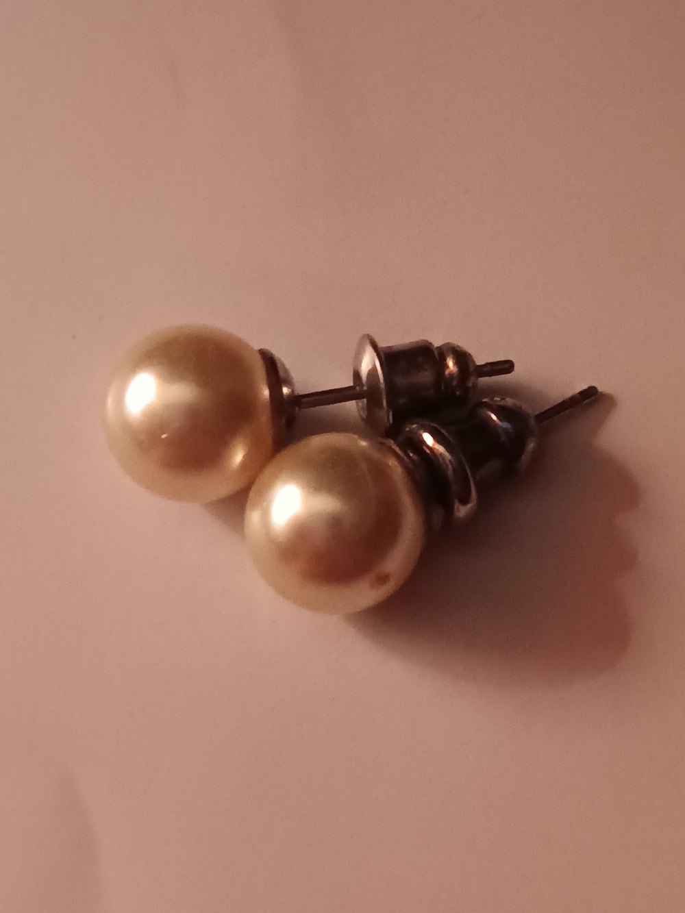 Classic Pearl Stud Earrings - Free With Purchase 🎁